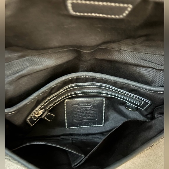 ✨Vintage Y2K Coach Signature SoHo Hobo Buckle Monogram Canvas Shoulder Bag✨ - Picture 6 of 16